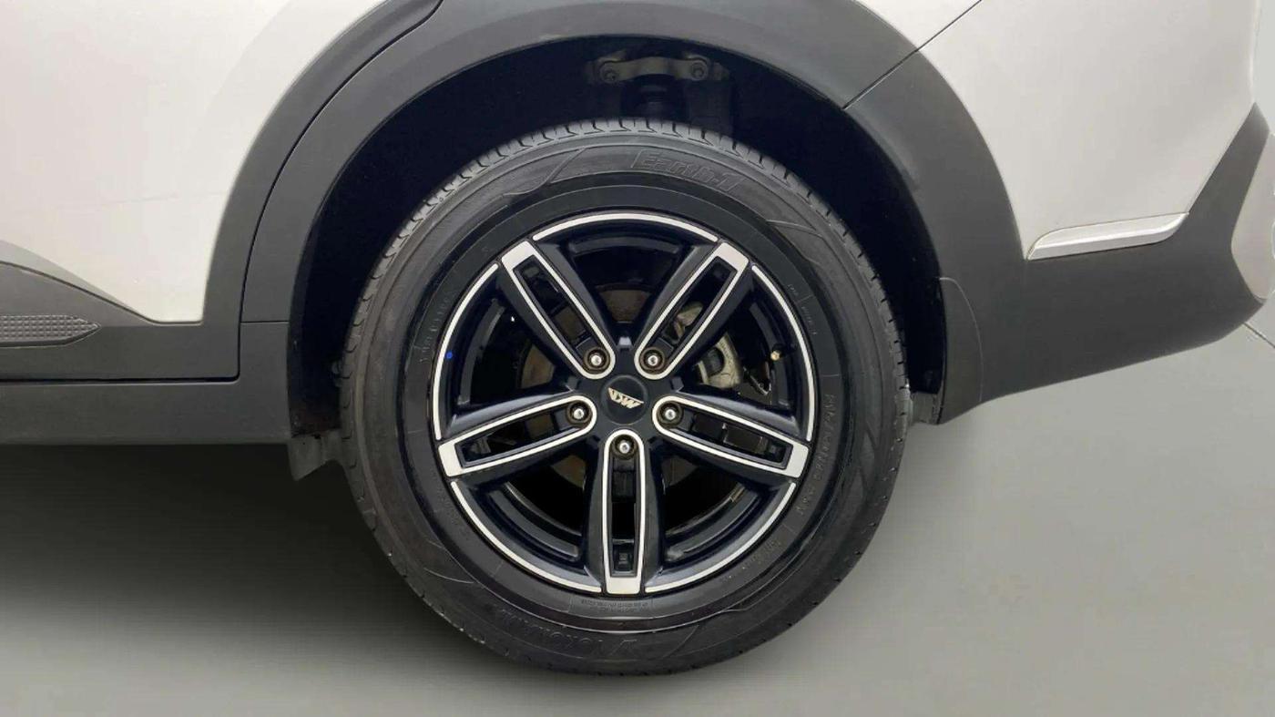 2022 KIA CARENS PRESTIGE 1.5 PETROL 7 STR, Petrol, Manual, 5,639 km, Left Rear Wheel