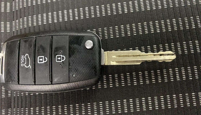 2022 KIA CARENS PRESTIGE 1.5 PETROL 7 STR, Petrol, Manual, 5,639 km, Key Close Up