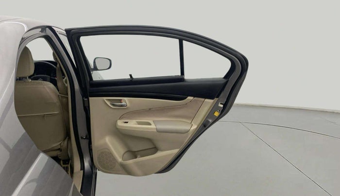 2016 Maruti Ciaz VDI+ SHVS, Diesel, Manual, 86,011 km, RHS Rear Door