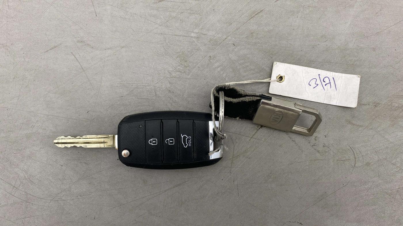 2020 KIA SONET HTK PLUS 1.2, Petrol, Manual, 34,376 km, Key Close Up