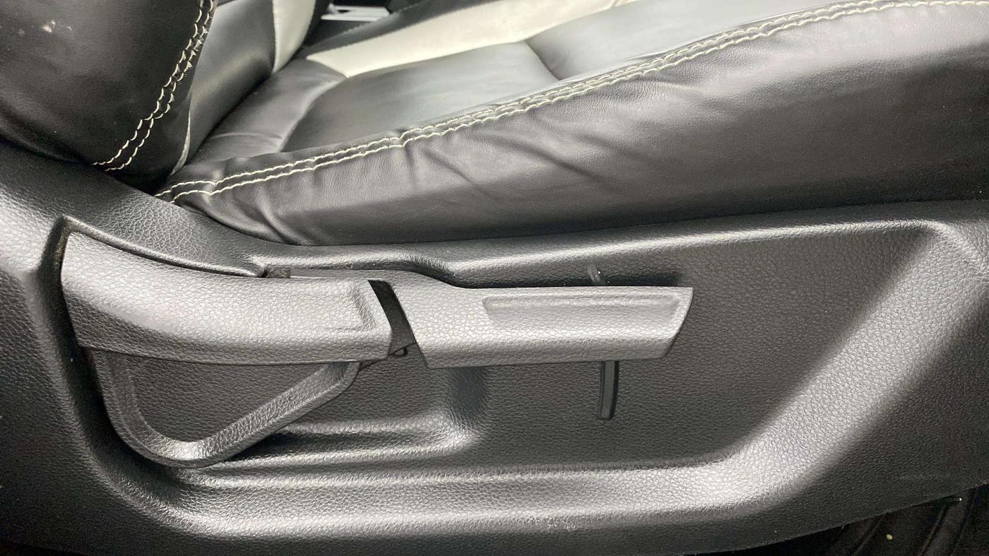 2020 KIA SONET HTK PLUS 1.2, Petrol, Manual, 34,376 km, Driver Side Adjustment Panel
