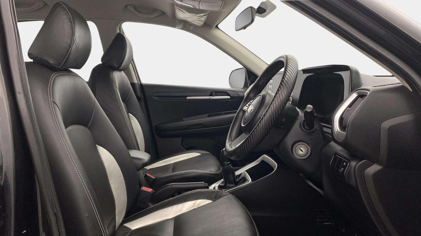 2020 KIA SONET HTK PLUS 1.2, Petrol, Manual, 34,376 km, Right Side Front Door Cabin