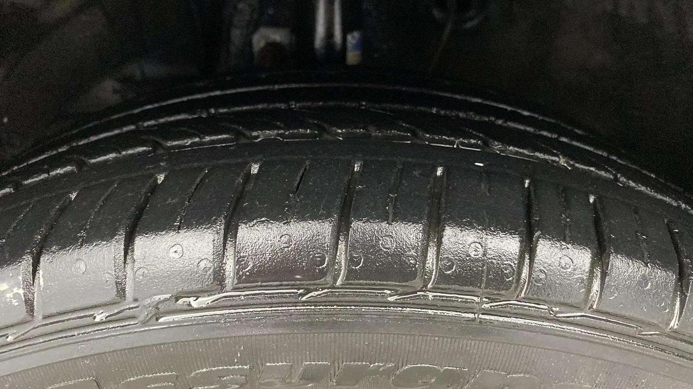 2017 Maruti Baleno ZETA CVT PETROL 1.2, Petrol, Automatic, 54,221 km, Left Front Tyre Tread