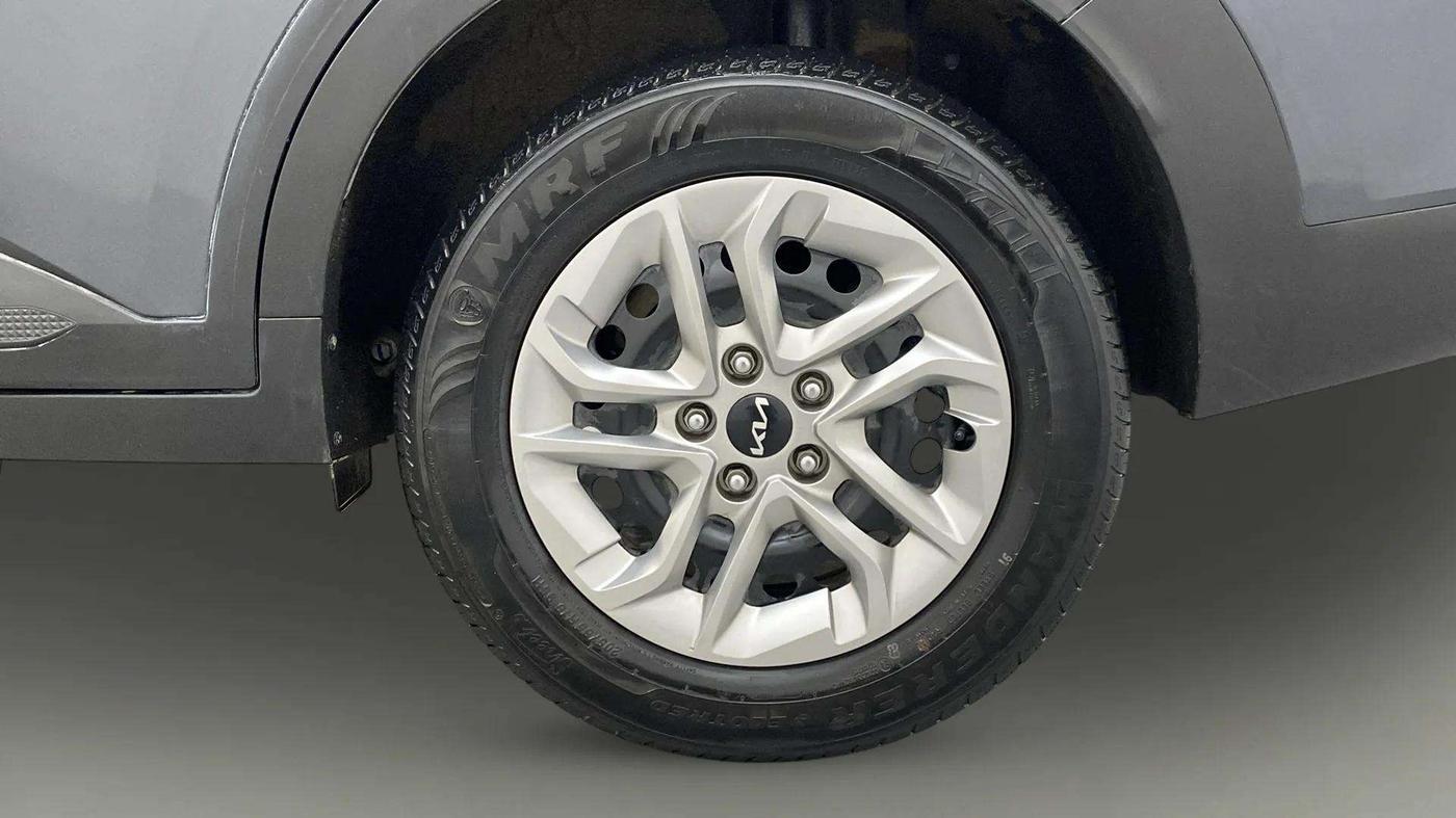 2023 KIA CARENS  PRESTIGE 1.5 TURBO PETROL IMT 7 STR , Petrol, Manual, 22,379 km, Left Rear Wheel