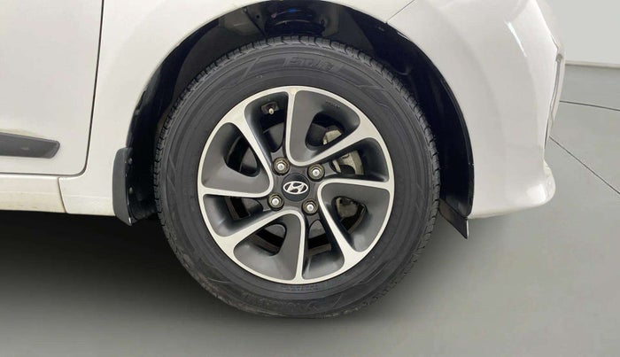 2017 Hyundai Grand i10 SPORTZ (O) AT 1.2 KAPPA VTVT, CNG, Automatic, 32,603 km, Right Front Wheel