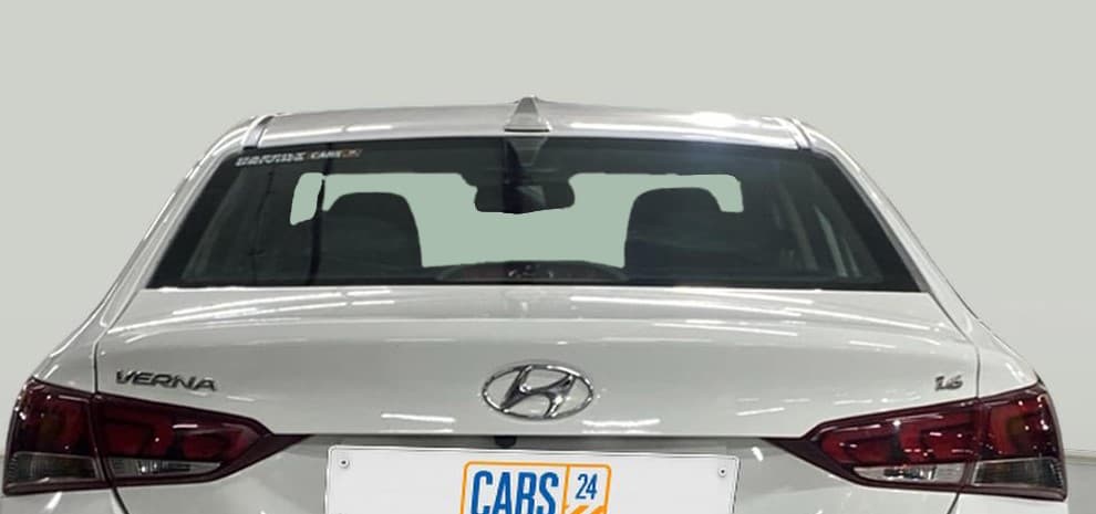 2018 Hyundai Verna 1.6 VTVT SX (O) AT, Petrol, Automatic, 77,121 km, Rear Windshield