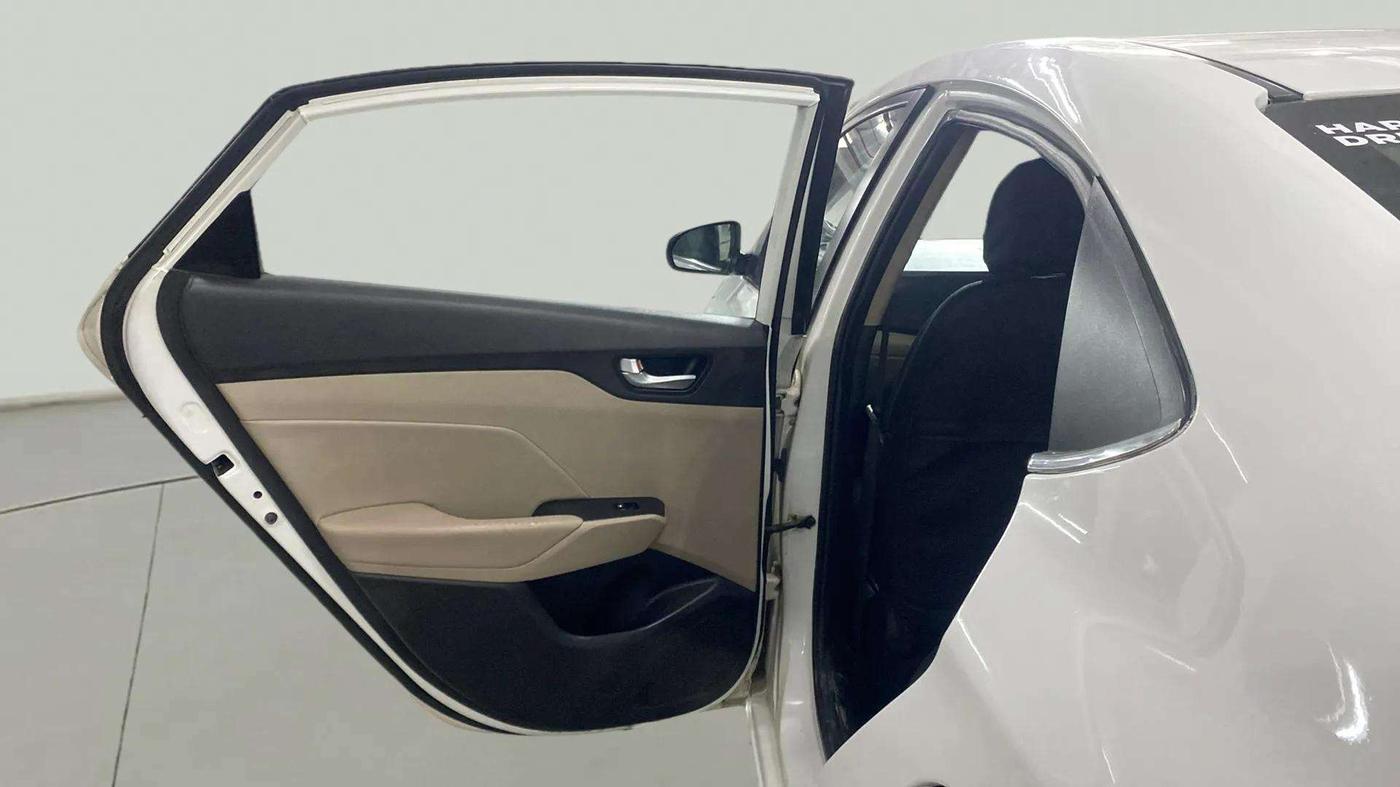 2018 Hyundai Verna 1.6 VTVT SX (O) AT, Petrol, Automatic, 77,121 km, LHS Rear Door