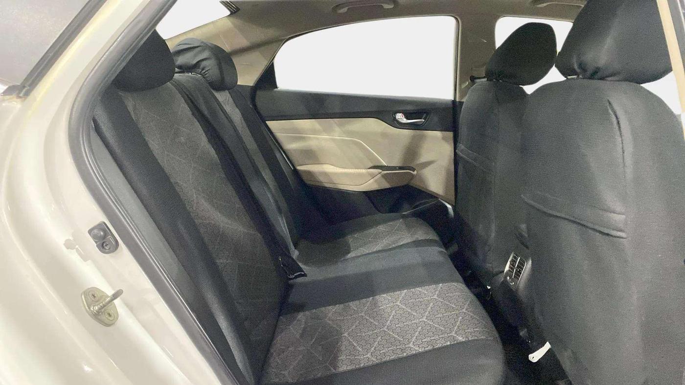 2018 Hyundai Verna 1.6 VTVT SX (O) AT, Petrol, Automatic, 77,121 km, Right Side Rear Door Cabin