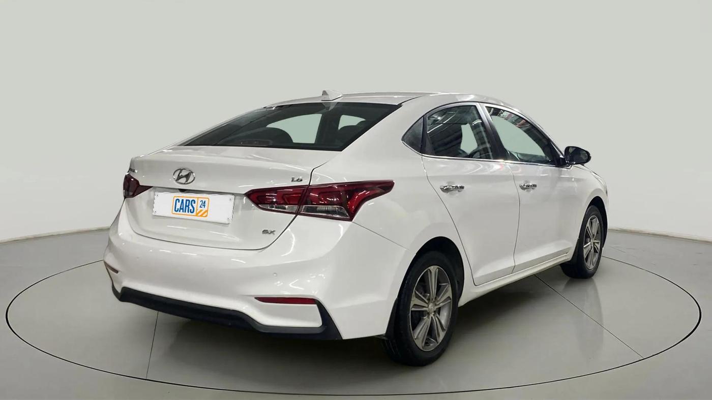 2018 Hyundai Verna 1.6 VTVT SX (O) AT, Petrol, Automatic, 77,121 km, Right Back Diagonal