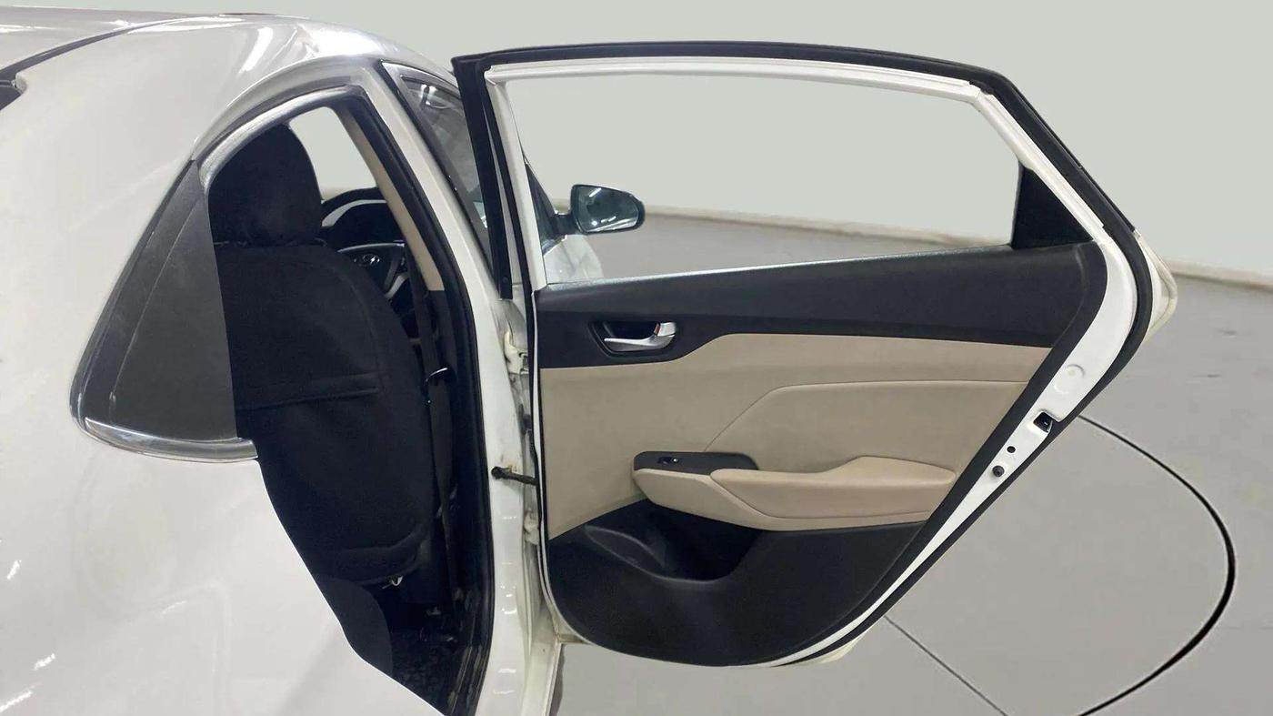 2018 Hyundai Verna 1.6 VTVT SX (O) AT, Petrol, Automatic, 77,121 km, RHS Rear Door