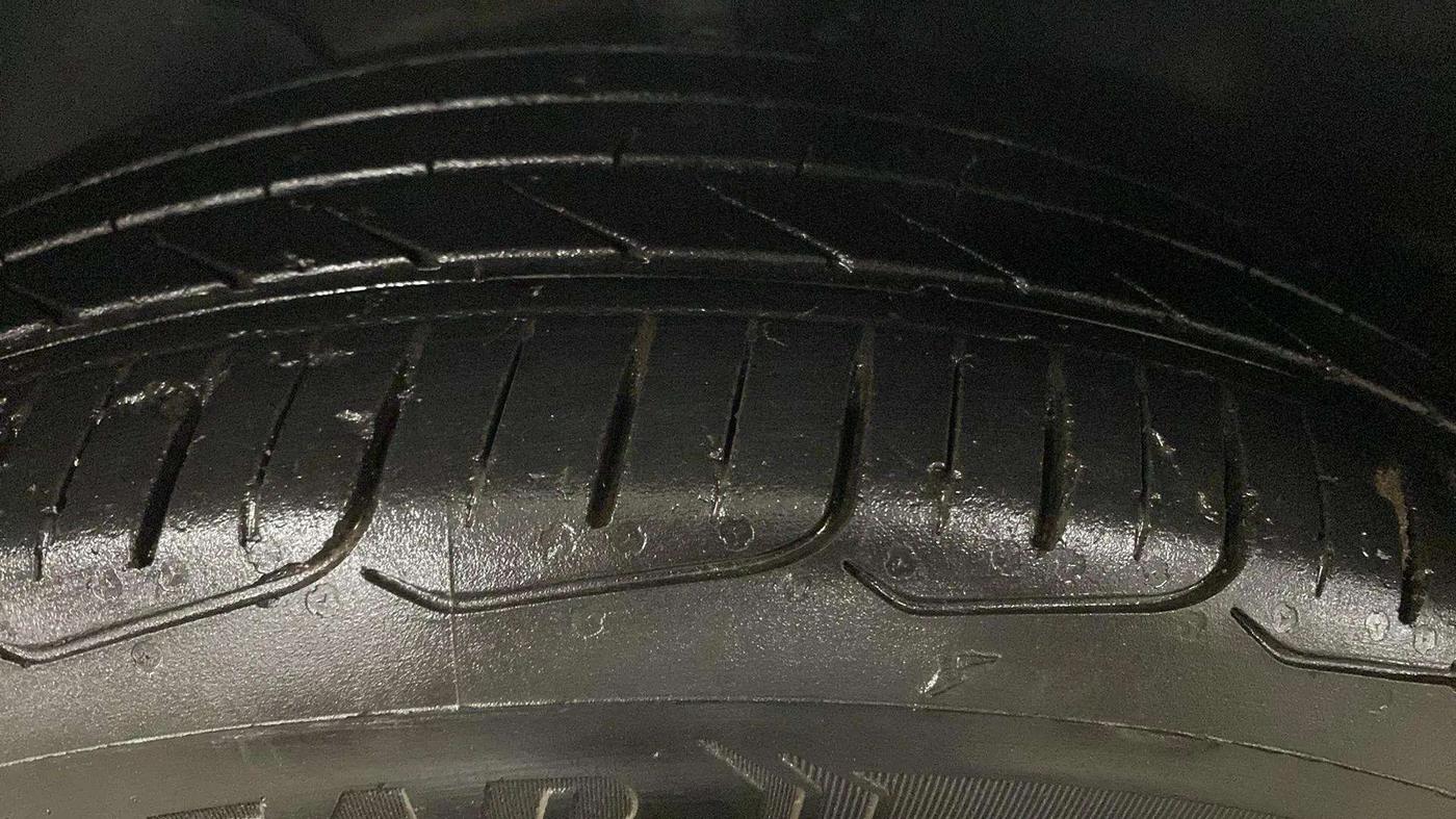 2018 Hyundai Verna 1.6 VTVT SX (O) AT, Petrol, Automatic, 77,121 km, Left Front Tyre Tread