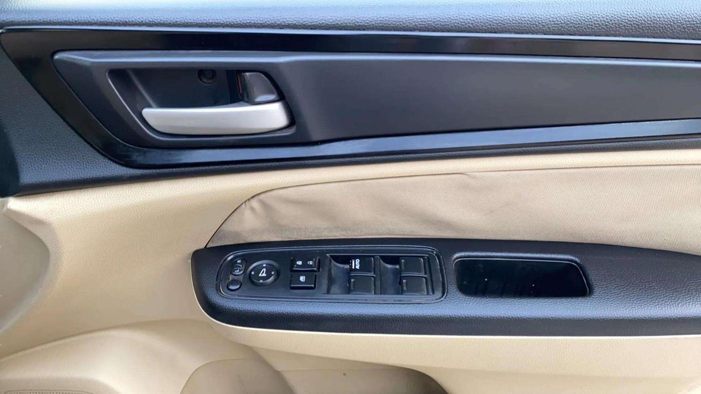 2018 Honda Amaze 1.5L I-DTEC V CVT, Diesel, Automatic, 40,264 km, Driver Side Door Panels Control
