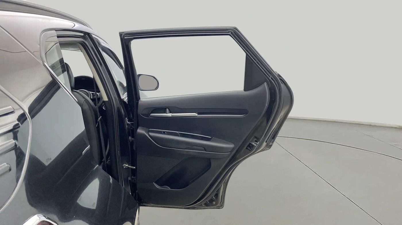 2022 KIA SONET HTK PLUS 1.0 IMT, Petrol, Manual, 33,139 km, RHS Rear Door