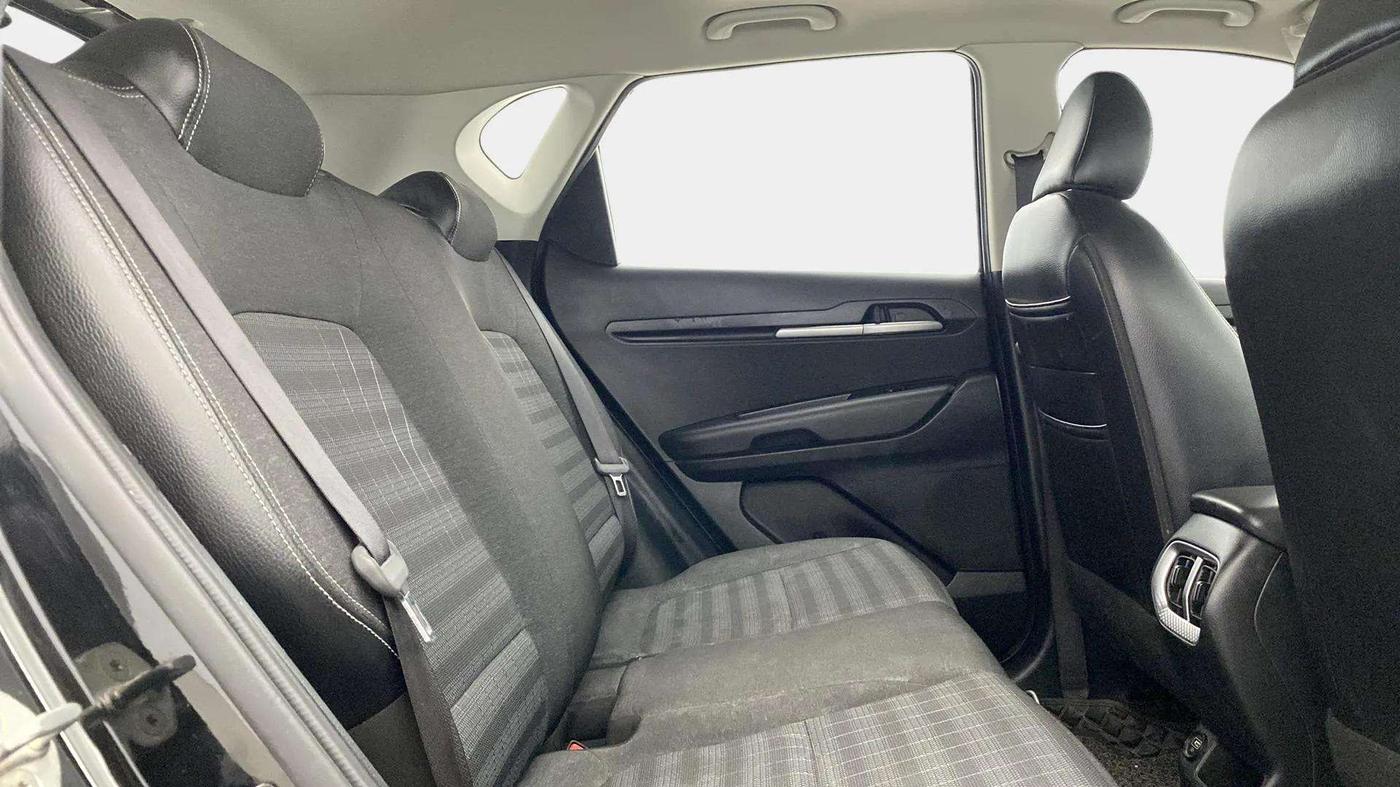 2022 KIA SONET HTK PLUS 1.0 IMT, Petrol, Manual, 33,139 km, Right Side Rear Door Cabin