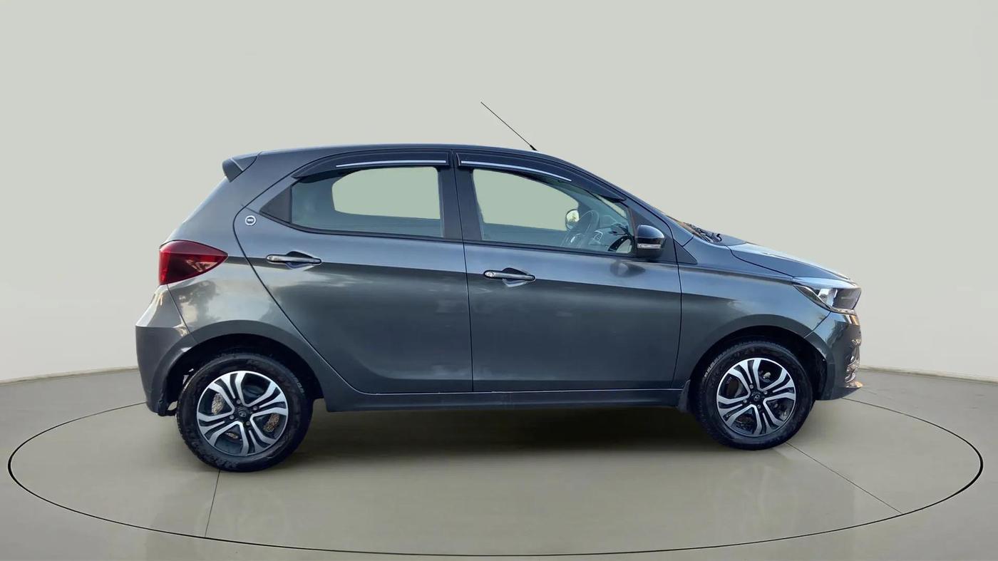 2024 Tata Tiago XT PETROL, Petrol, Manual, 12,166 km, Right Side View