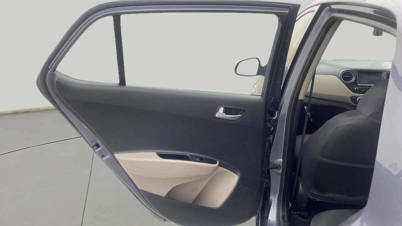 2018 Hyundai Grand i10 SPORTZ (O) AT 1.2 KAPPA VTVT, Petrol, Automatic, 31,553 km, LHS Rear Door