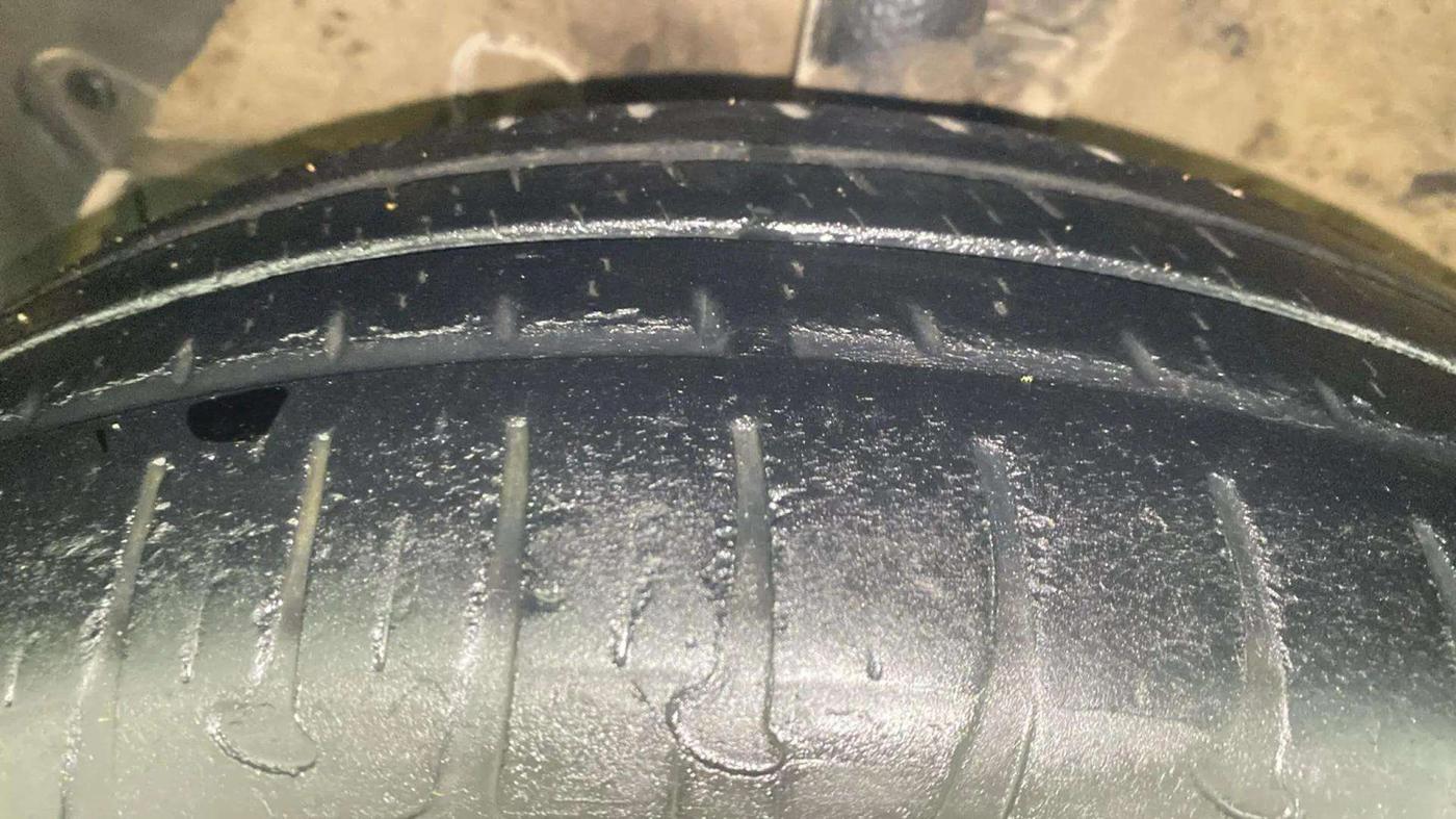 2018 Hyundai Grand i10 SPORTZ (O) AT 1.2 KAPPA VTVT, Petrol, Automatic, 31,553 km, Left Front Tyre Tread