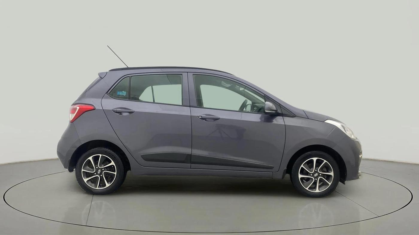 2018 Hyundai Grand i10 SPORTZ (O) AT 1.2 KAPPA VTVT, Petrol, Automatic, 31,553 km, Right Side View
