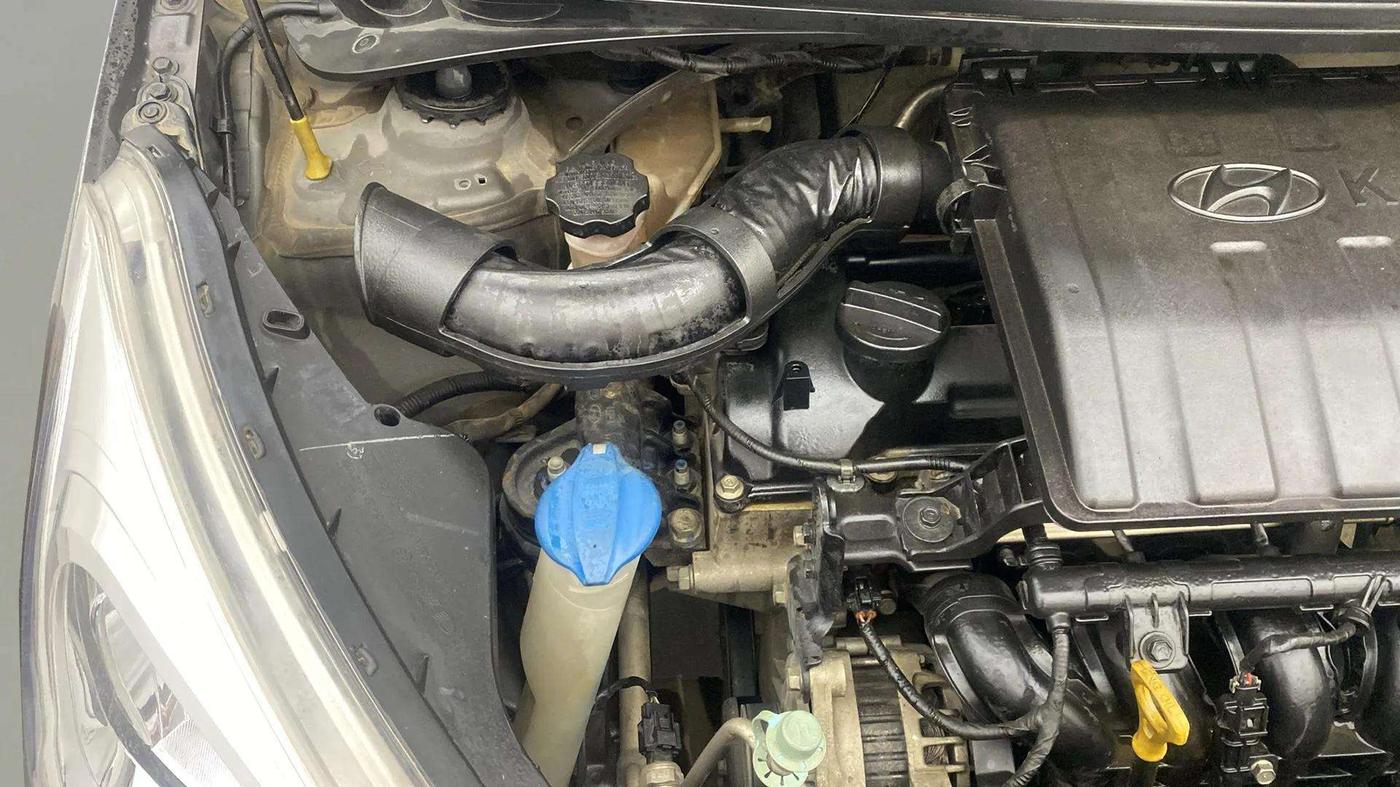 2018 Hyundai Grand i10 SPORTZ (O) AT 1.2 KAPPA VTVT, Petrol, Automatic, 31,553 km, Engine View - Right