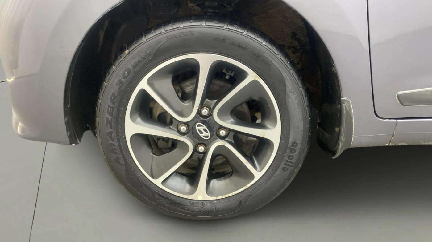 2018 Hyundai Grand i10 SPORTZ (O) AT 1.2 KAPPA VTVT, Petrol, Automatic, 31,553 km, Left Front Wheel