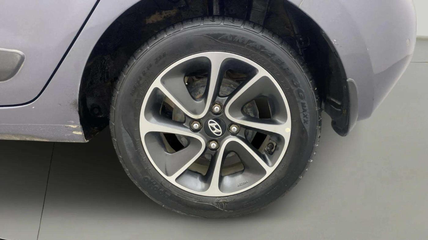 2018 Hyundai Grand i10 SPORTZ (O) AT 1.2 KAPPA VTVT, Petrol, Automatic, 31,553 km, Left Rear Wheel