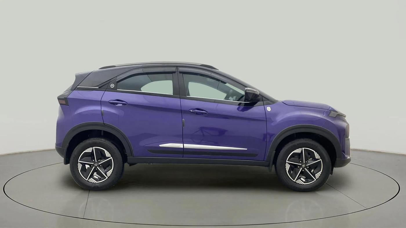 2023 Tata NEXON FEARLESS PURPLE 1.2 REVOTRON 6 MT, Petrol, Manual, 23,115 km, Right Side View
