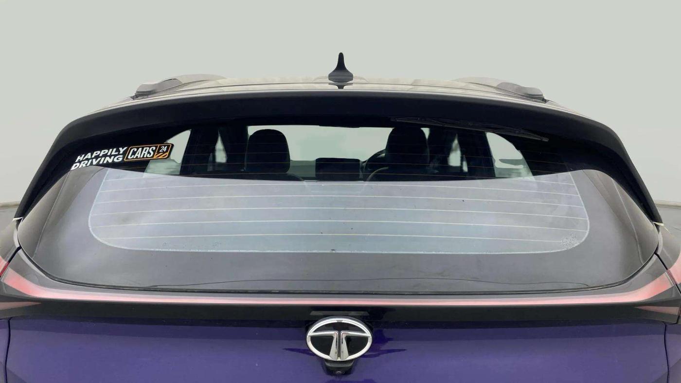 2023 Tata NEXON FEARLESS PURPLE 1.2 REVOTRON 6 MT, Petrol, Manual, 23,115 km, Rear Windshield