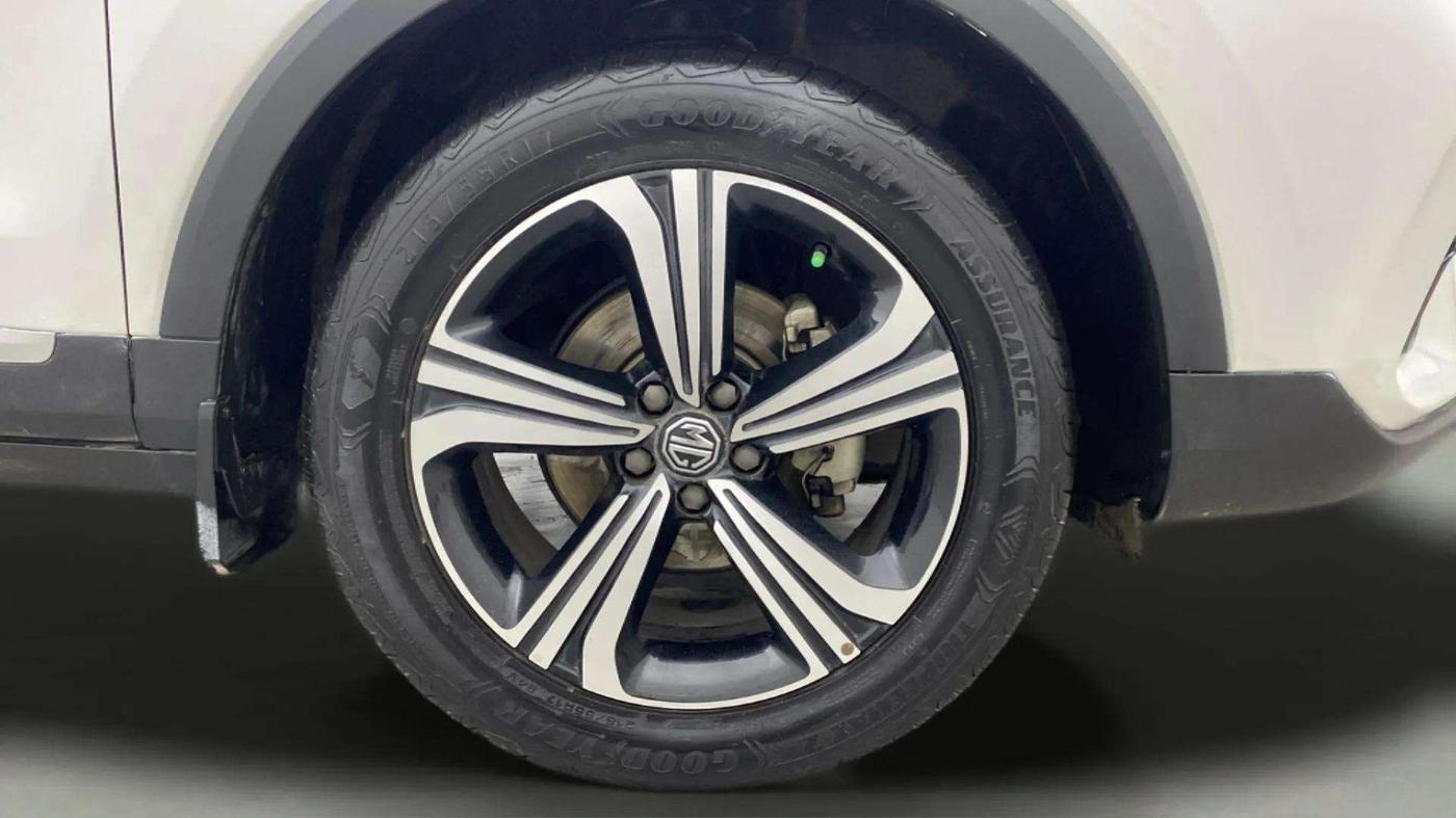 2023 MG ASTOR SAVVY 1.5 CVT, Petrol, Automatic, 11,838 km, Right Front Wheel