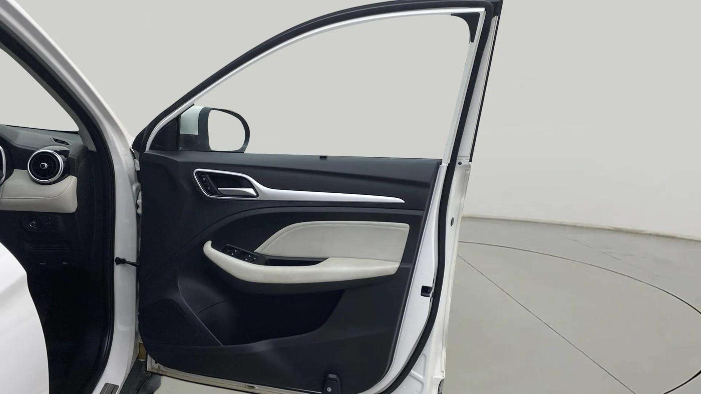 2023 MG ASTOR SAVVY 1.5 CVT, Petrol, Automatic, 11,838 km, RHS Front Door