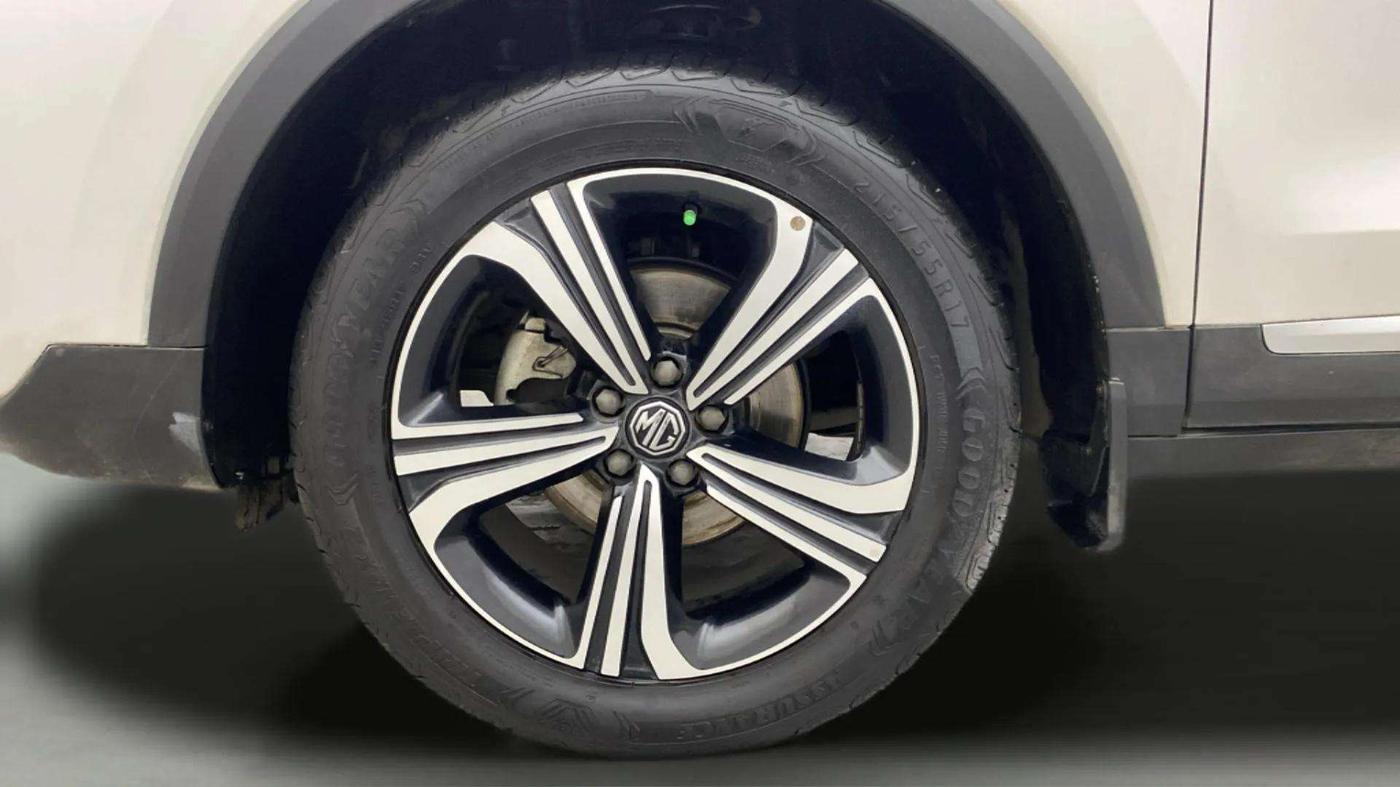 2023 MG ASTOR SAVVY 1.5 CVT, Petrol, Automatic, 11,838 km, Left Front Wheel