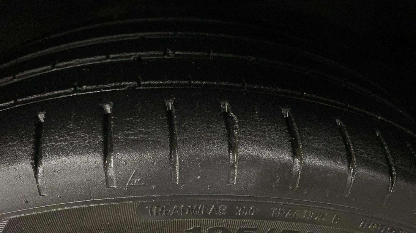 2016 Maruti Baleno ZETA PETROL 1.2, Petrol, Manual, 24,323 km, Left Front Tyre Tread