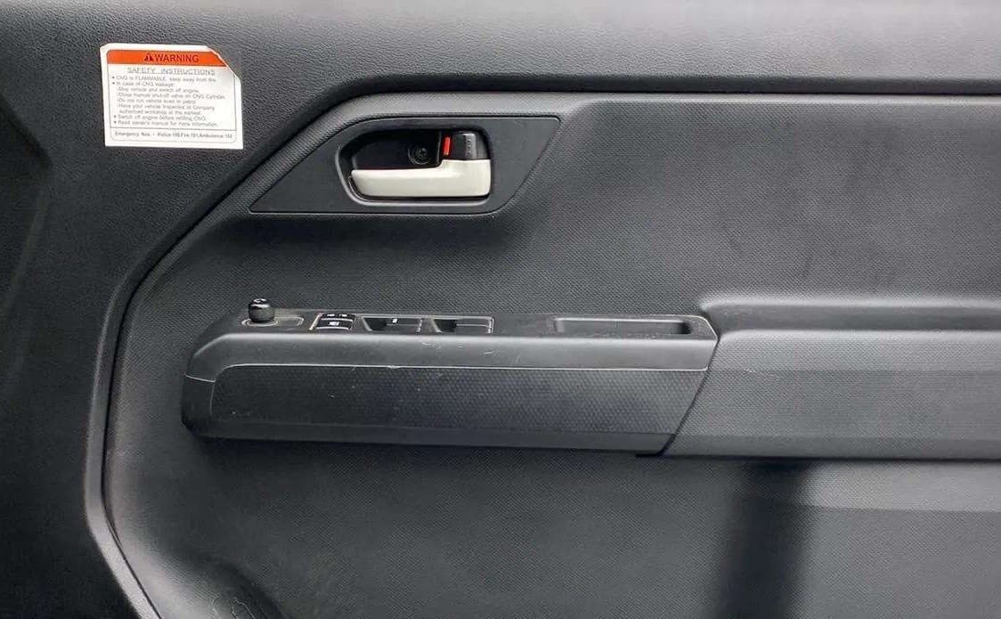 2022 Maruti New Wagon-R VXI CNG 1.0, CNG, Manual, 76,635 km, Driver Side Door Panels Control