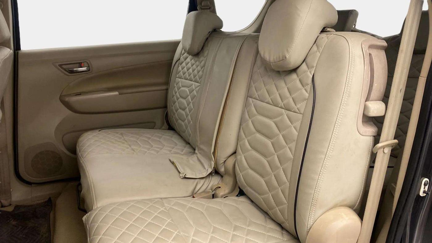 2017 Maruti Ertiga ZDI + SHVS, Diesel, Manual, 88,654 km, Right Side Rear Door Cabin