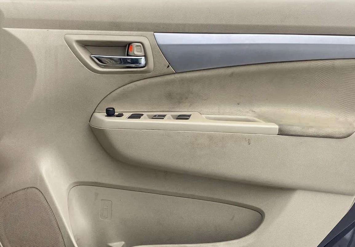 2017 Maruti Ertiga ZDI + SHVS, Diesel, Manual, 88,654 km, Driver Side Door Panels Control