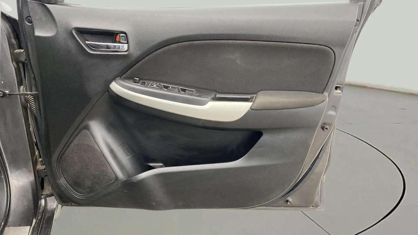 2017 Maruti Baleno DELTA PETROL 1.2, Petrol, Manual, 41,628 km, Driver Side Door Panels Control