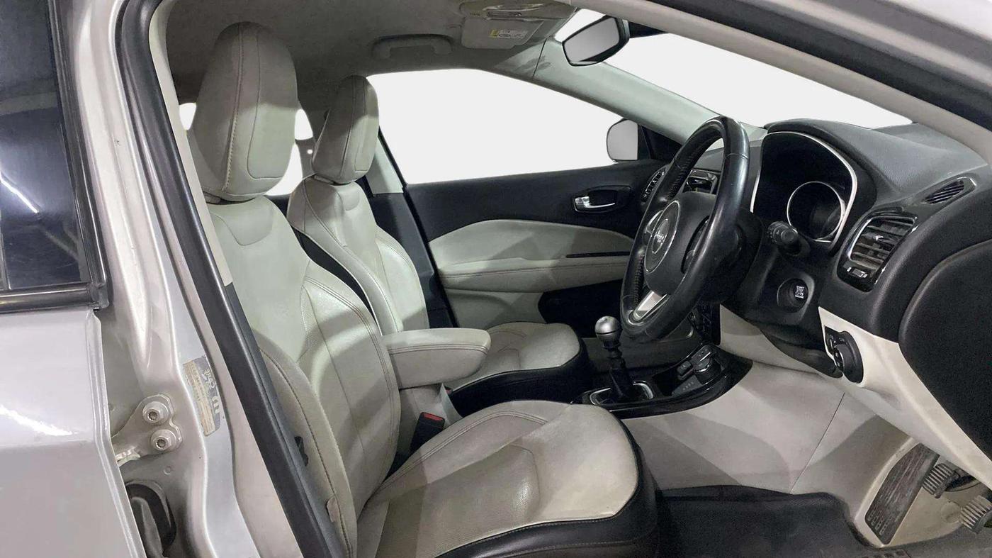 2018 Jeep Compass LIMITED 2.0 DIESEL 4X4, Diesel, Manual, 43,869 km, Right Side Front Door Cabin