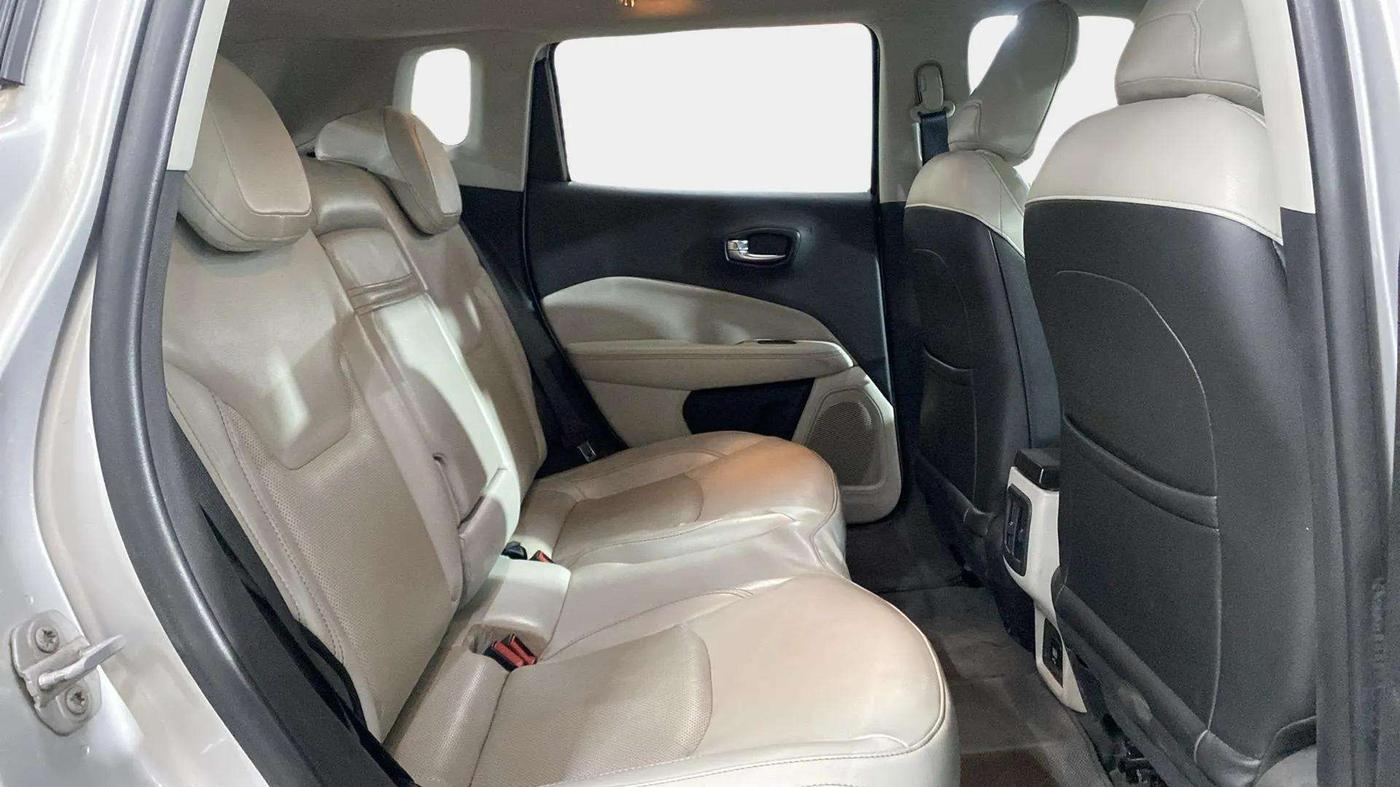 2018 Jeep Compass LIMITED 2.0 DIESEL 4X4, Diesel, Manual, 43,869 km, Right Side Rear Door Cabin