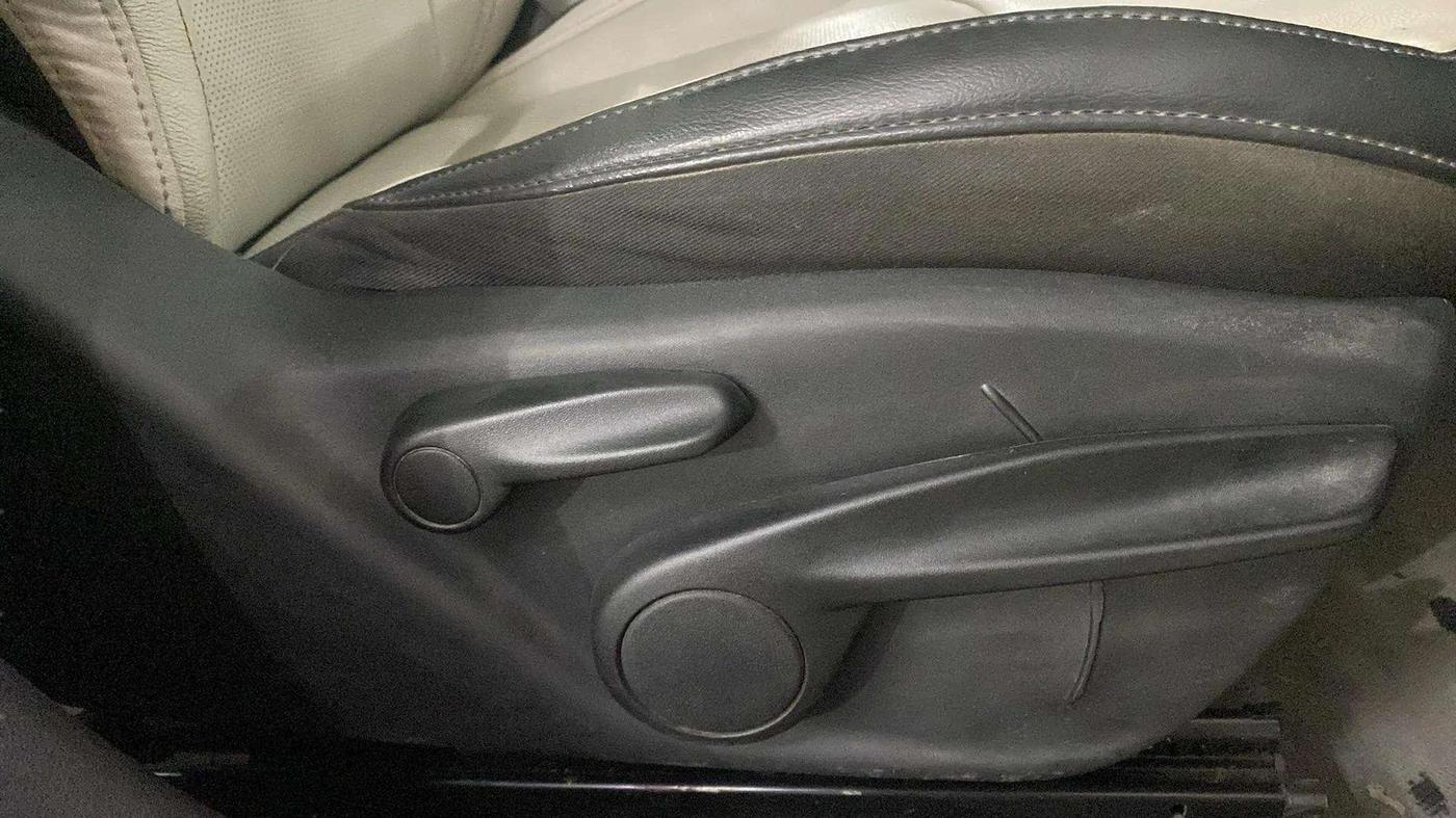 2018 Jeep Compass LIMITED 2.0 DIESEL 4X4, Diesel, Manual, 43,869 km, Driver Side Adjustment Panel