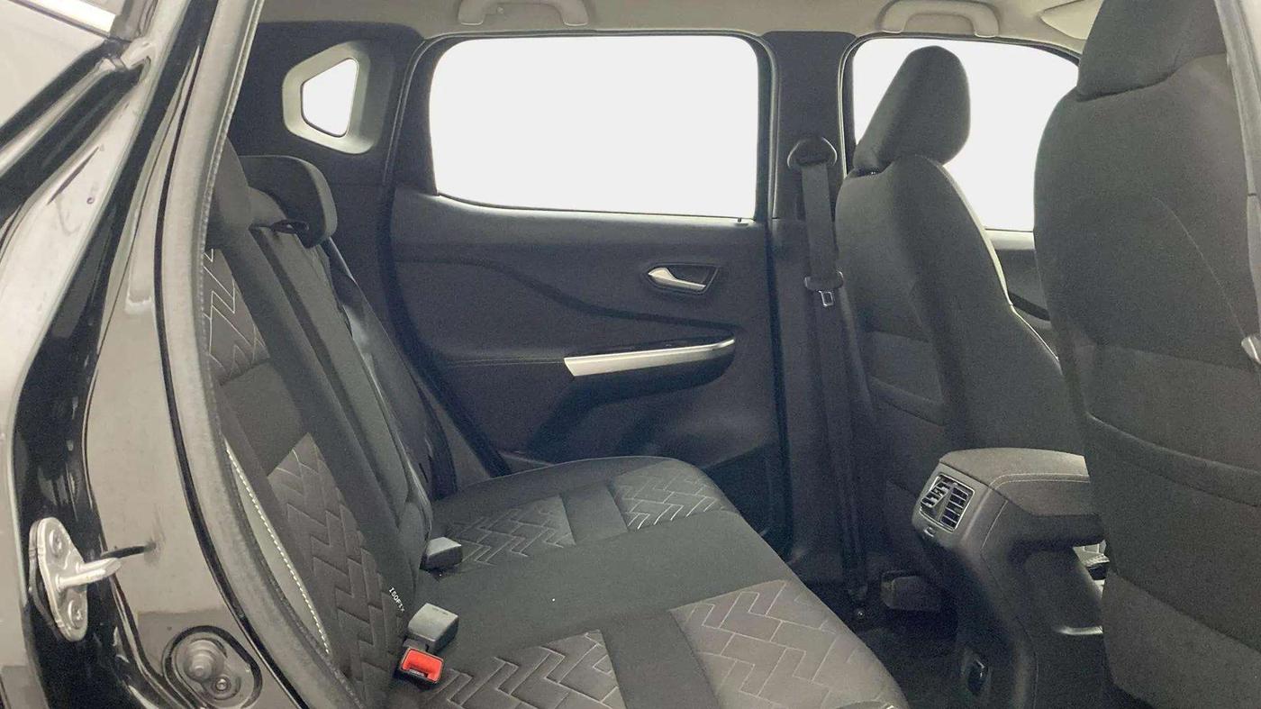 2022 Nissan MAGNITE XV PREMIUM TURBO CVT, Petrol, Automatic, 23,228 km, Right Side Rear Door Cabin