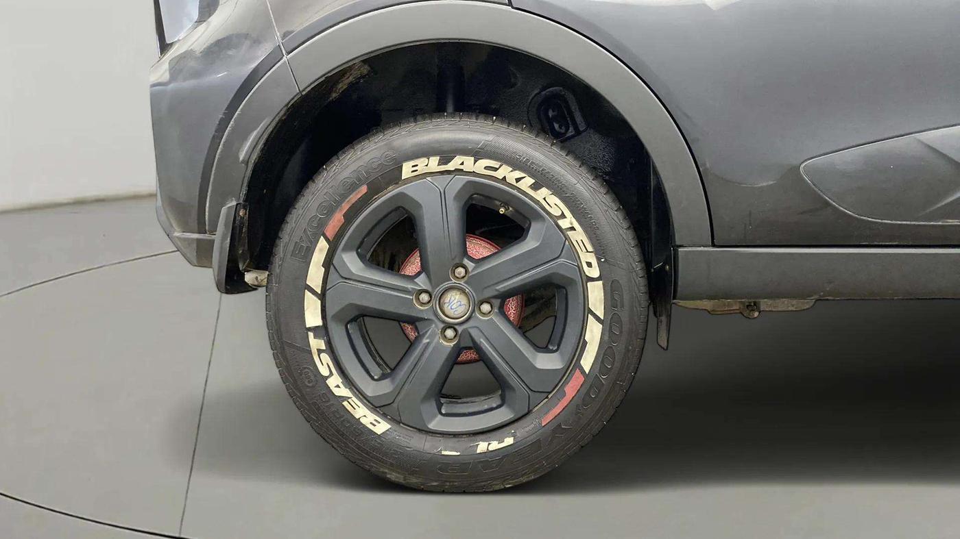 2023 Tata NEXON XZ PLUS PETROL SUNROOF DARK EDITION, Petrol, Manual, 13,627 km, Right Rear Wheel