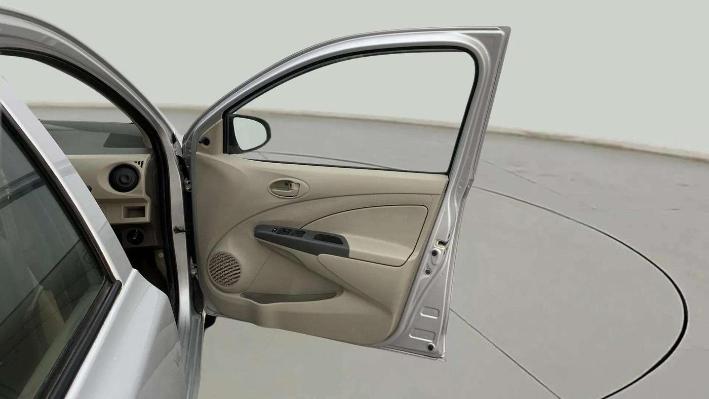 2015 Toyota Etios G, Petrol, Manual, 34,146 km, RHS Front Door