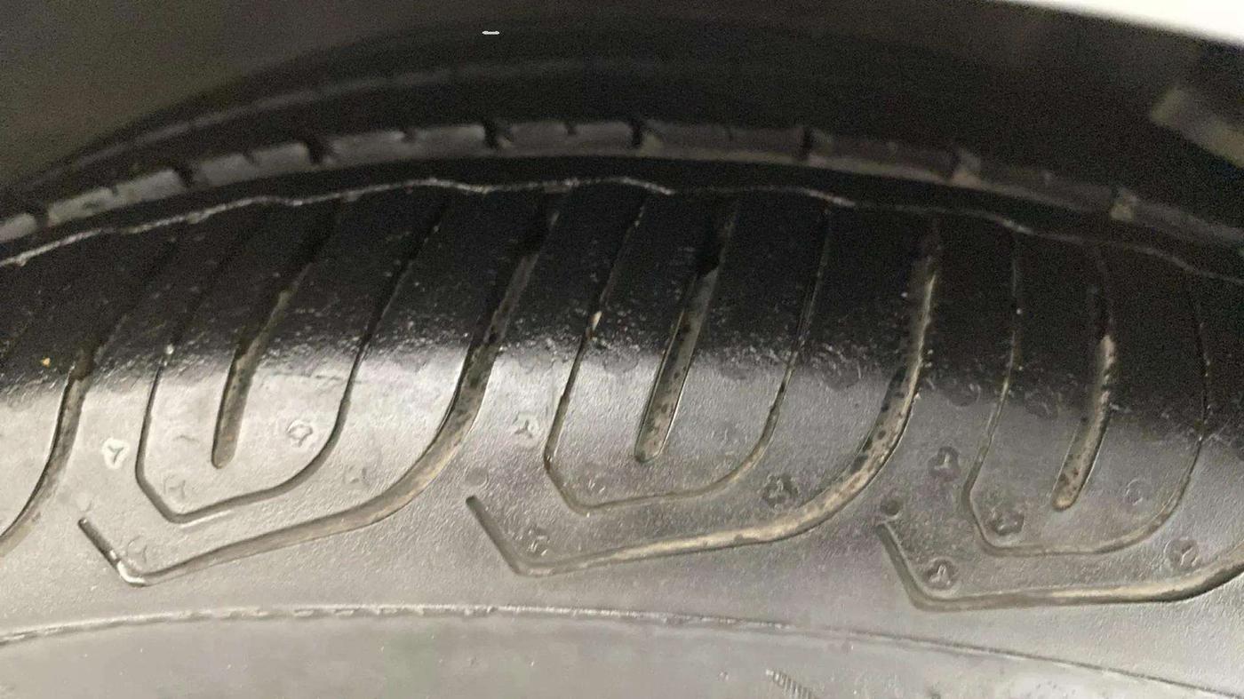 2015 Toyota Etios G, Petrol, Manual, 34,146 km, Left Front Tyre Tread