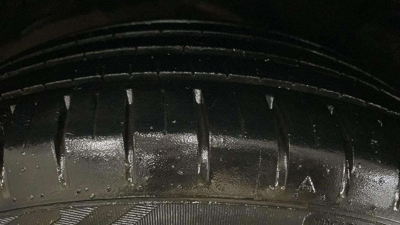 2018 Maruti Ciaz ALPHA  AT 1.5 SHVS PETROL, Petrol, Automatic, 54,710 km, Left Rear Tyre Tread