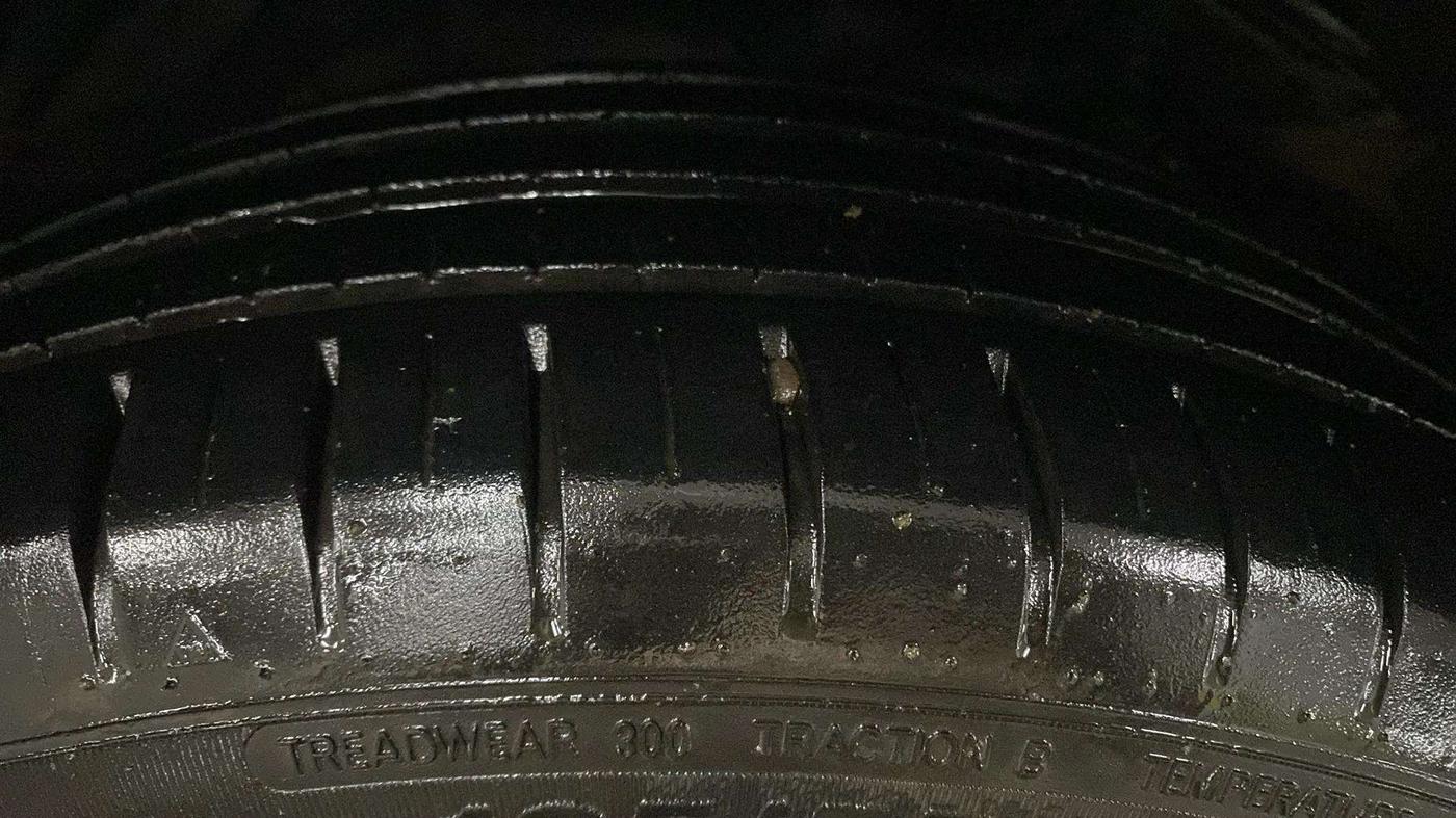 2018 Maruti Ciaz ALPHA  AT 1.5 SHVS PETROL, Petrol, Automatic, 54,710 km, Right Front Tyre Tread