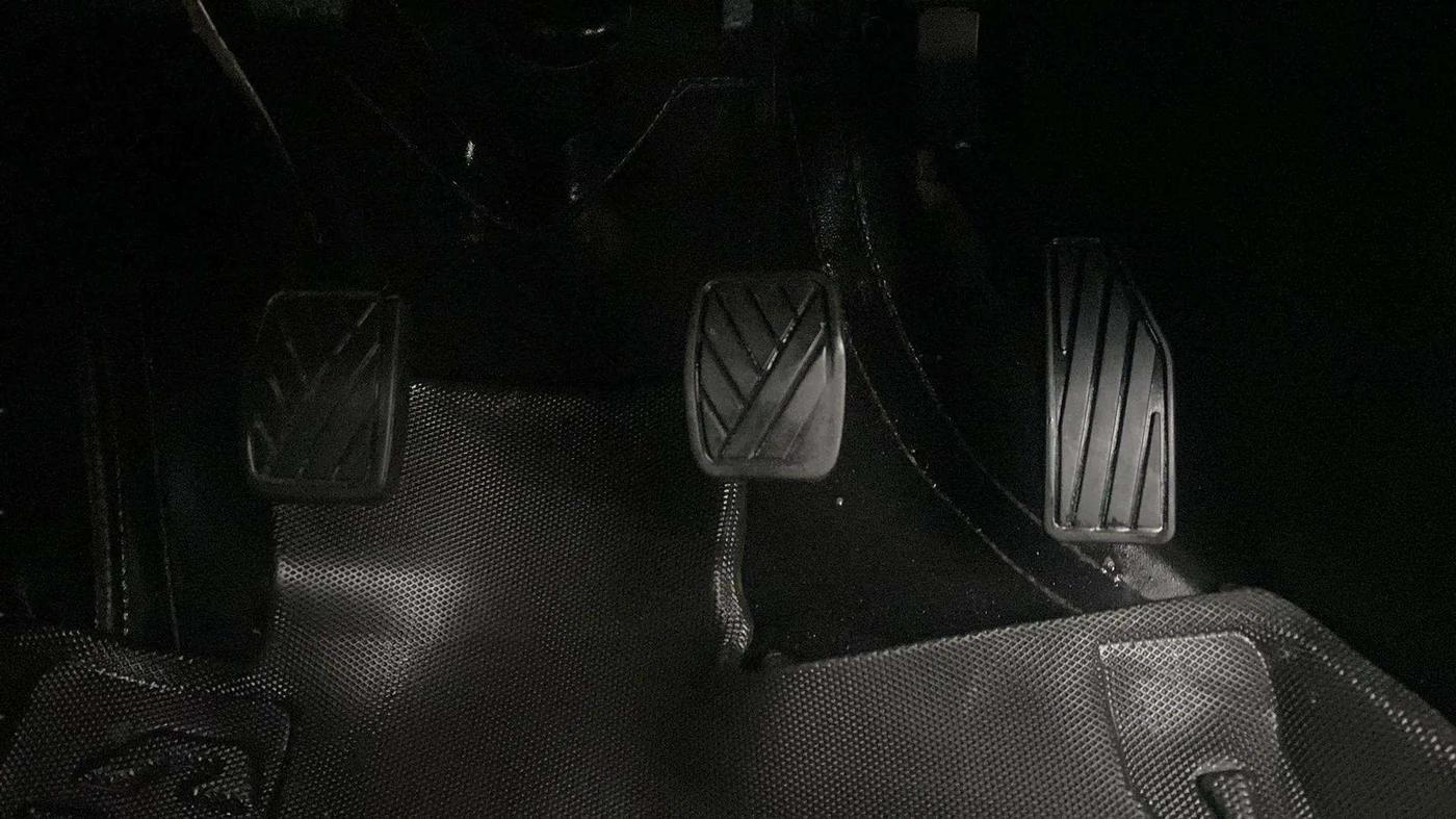 2022 Maruti Baleno DELTA PETROL 1.2, Petrol, Manual, 30,670 km, Pedals