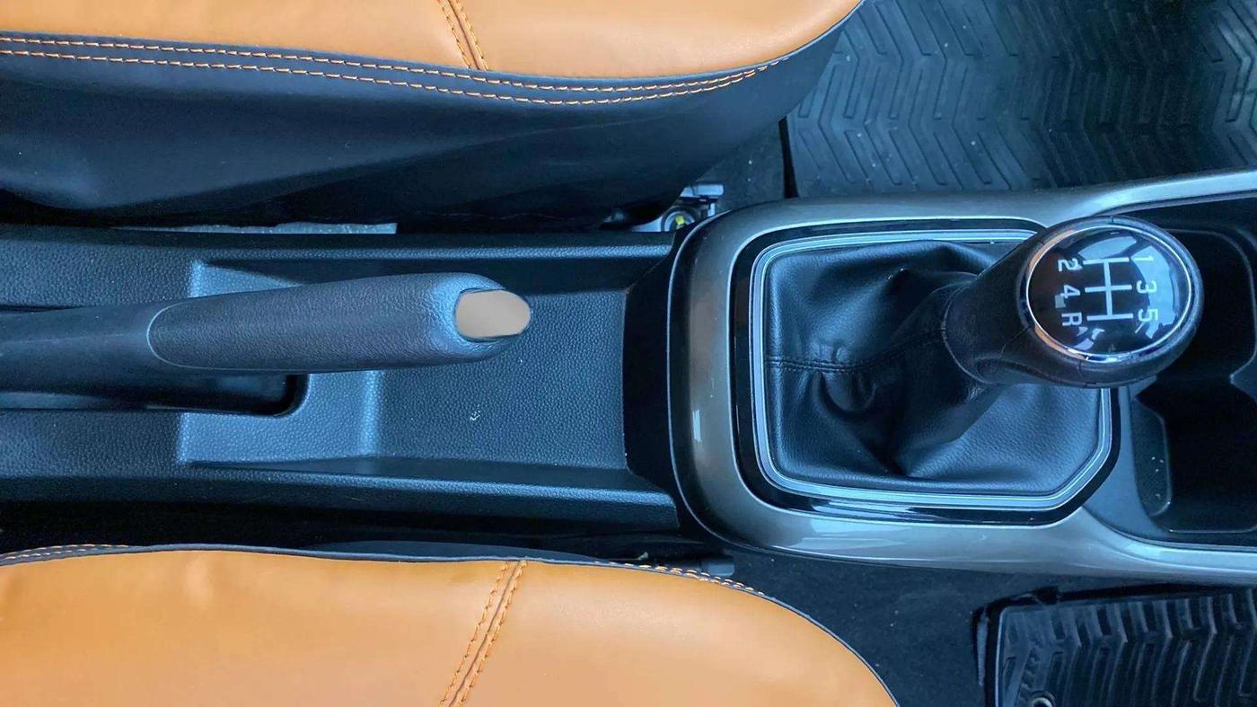 2017 Maruti IGNIS ALPHA 1.2, Petrol, Manual, 39,992 km, Gear Lever