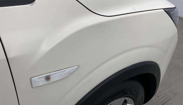 2022 Mahindra XUV300 W6 1.2 PETROL, Petrol, Manual, 36,826 km, Right fender - Paint has minor damage