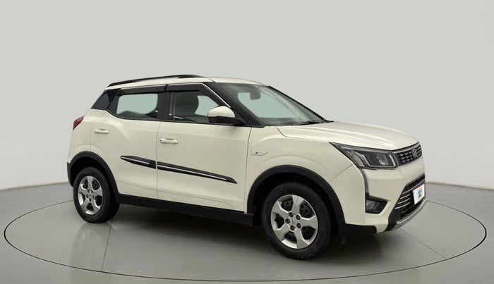 2022 Mahindra XUV300 W6 1.2 PETROL, Petrol, Manual, 36,826 km, Right Front Diagonal