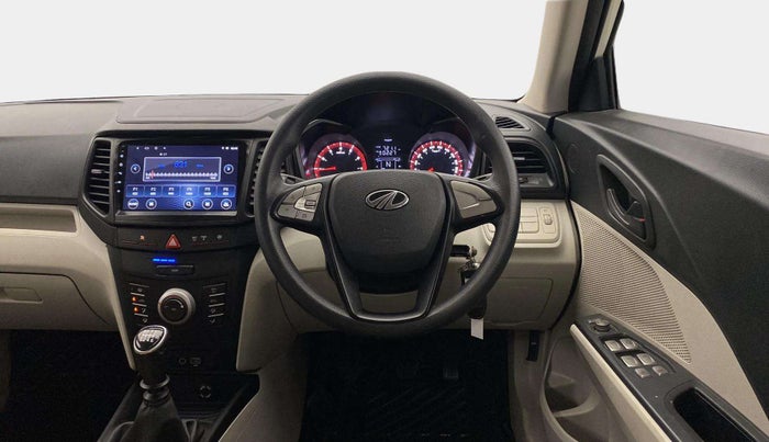 2022 Mahindra XUV300 W6 1.2 PETROL, Petrol, Manual, 36,826 km, Steering Wheel Close Up