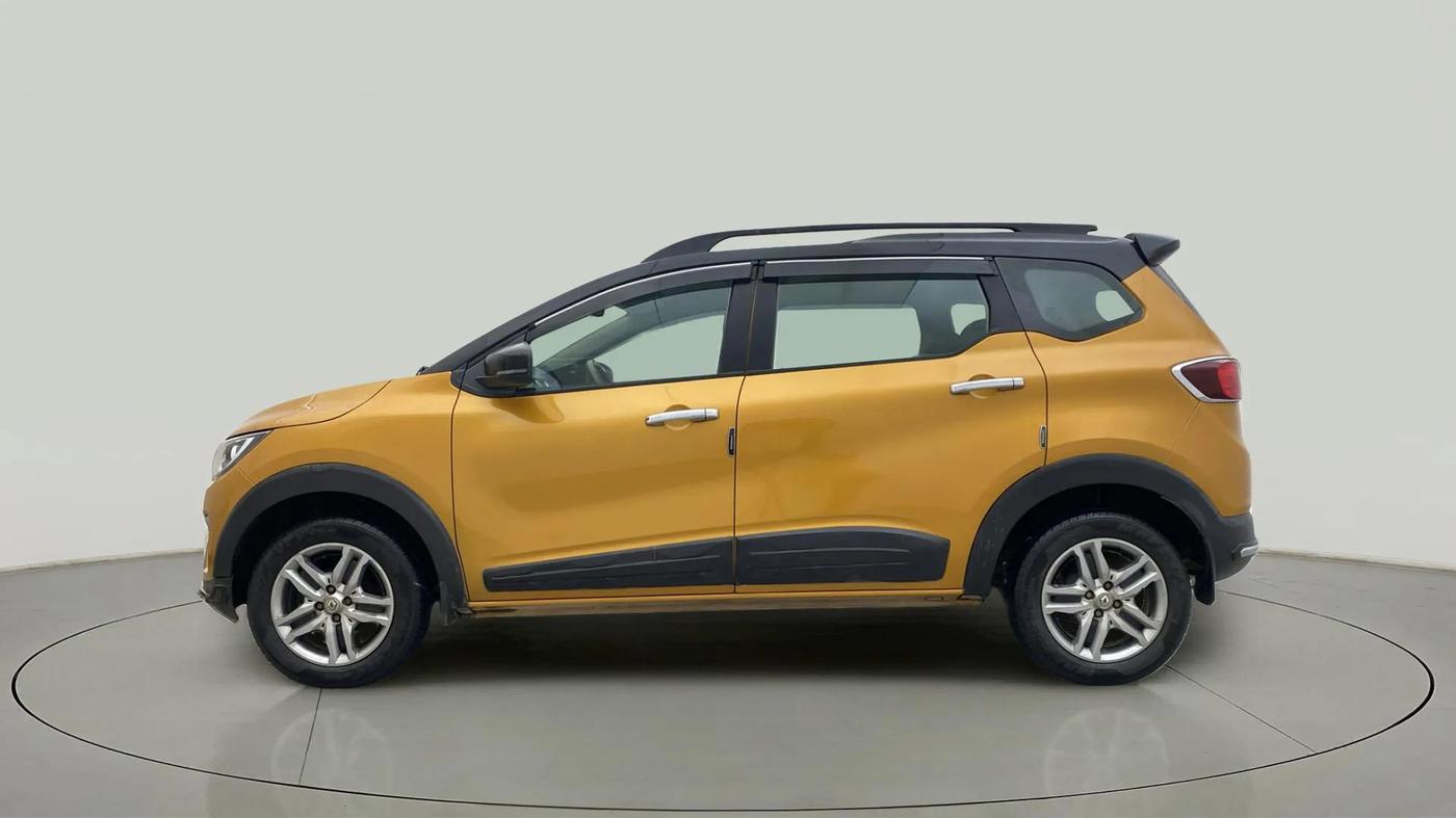 2022 Renault TRIBER RXZ DUAL TONE, Petrol, Manual, 36,968 km, Left Side